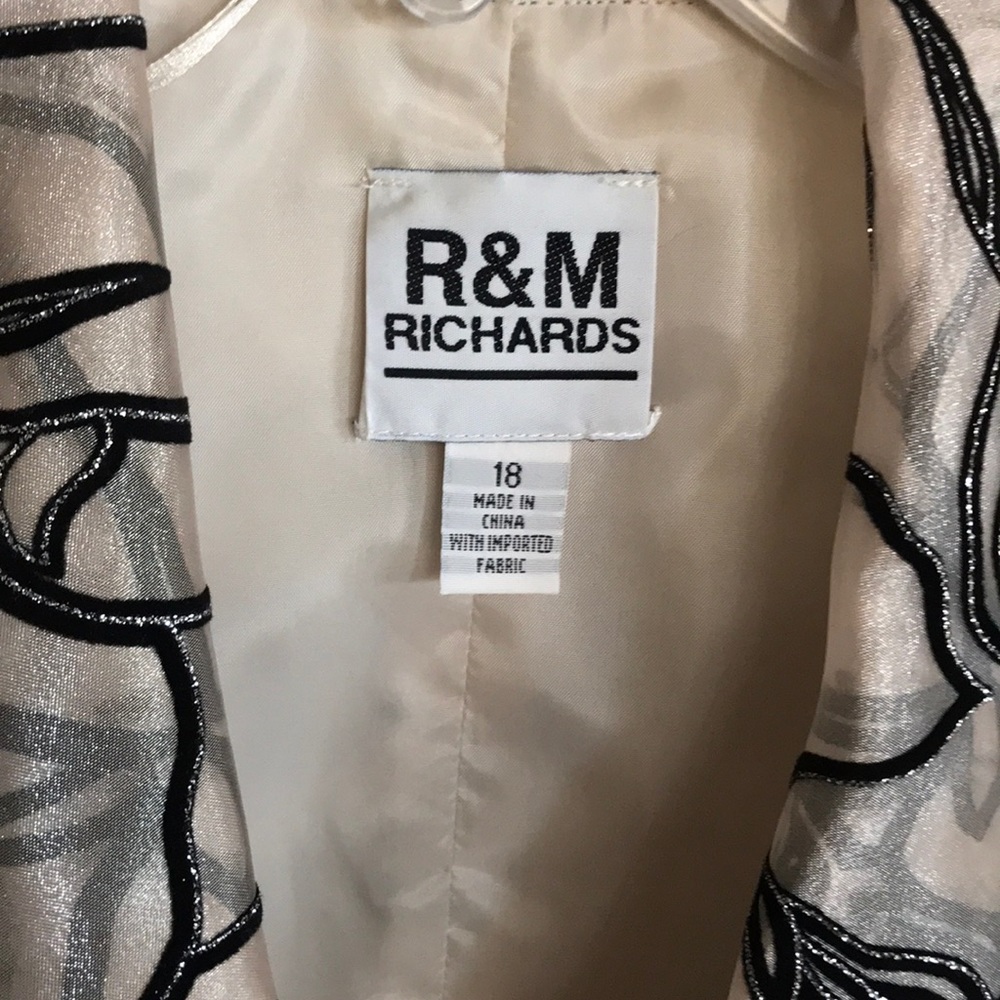 Top/Jacket - Picture 2 of 5